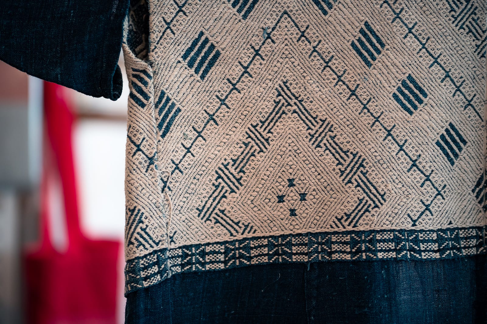 Indigo kimono with white koginsashi stitches.